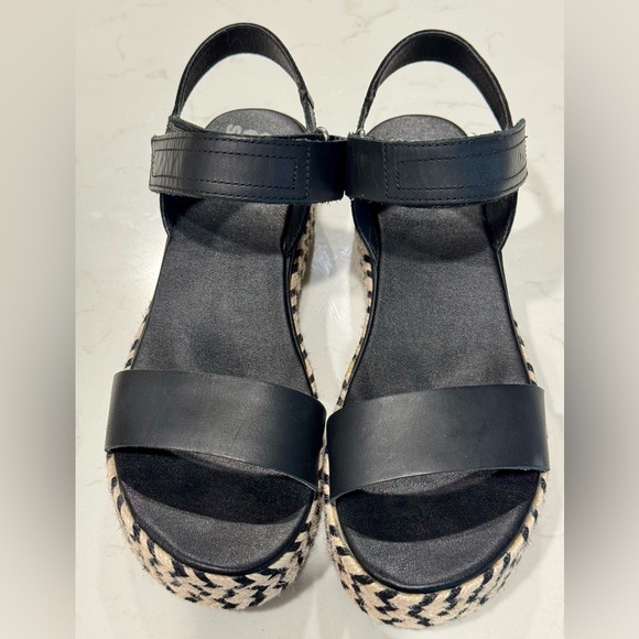 Sorel Black and White Platform Sandals - Picture 4 of 5